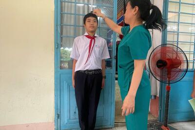 TRƯỜNG THCS PHẠM NGỌC THẠCH TỔ CHỨC KHÁM SỨC KHỎE ĐỊNH KỲ CHO HỌC SINH NĂM HỌC 2025 – 2026